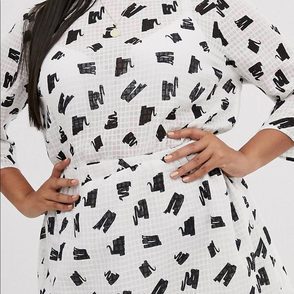 Curve casual elasticated mini dress in grid